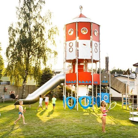 Osrodek Wypoczynkowy Zlota Plaza Hotel Миелно Екстериор снимка