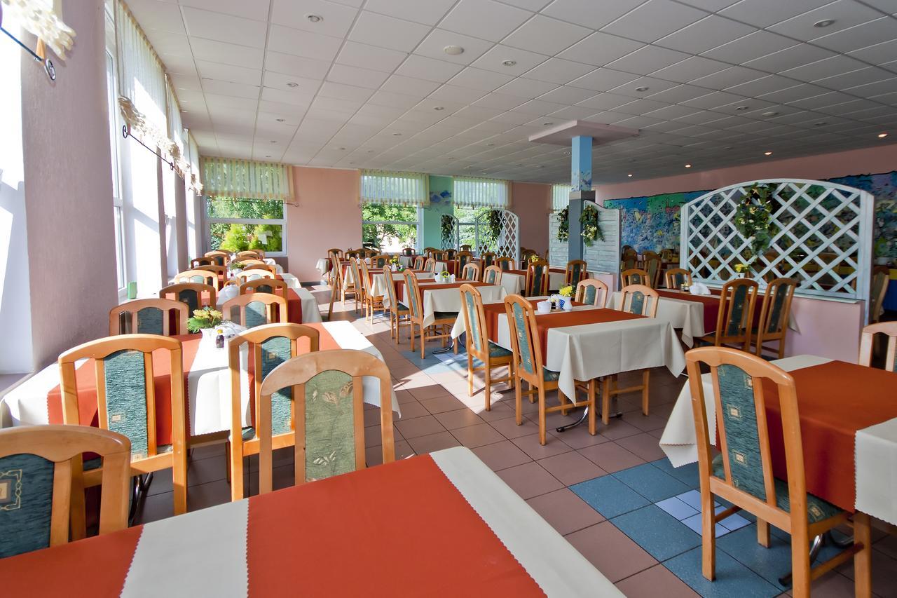 Osrodek Wypoczynkowy Zlota Plaza Hotel Миелно Екстериор снимка